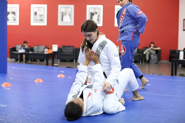 Fighting classes for women Westchase Houston Texas Fighting classes for women Westchase Houston Texas