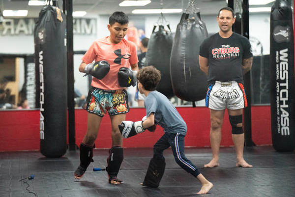Get started with Muay Thai free in Houston, TX classes: Beginner's guide Get started with Muay Thai free in Houston, TX classes: Beginner's guide