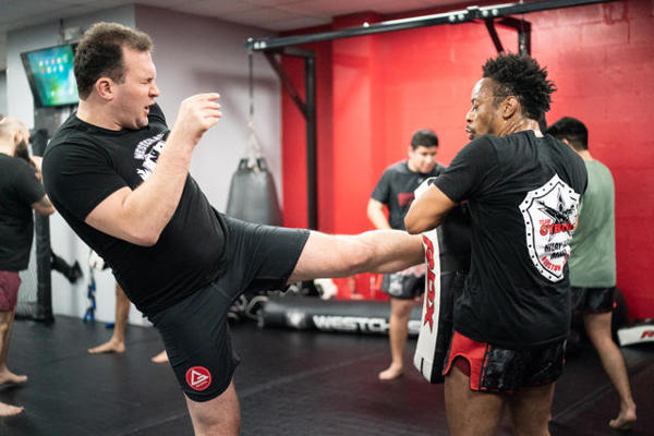 Muay Thai free in Houston, TX classes for stress relief: Punch away your worries