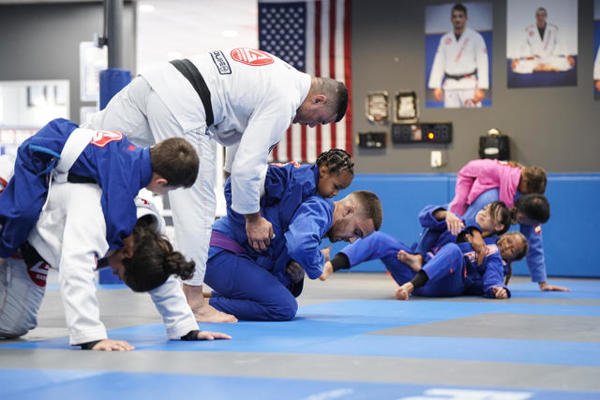 Gracie-Barra-River-Oaks-How-to-do-it-if-you-want-to-start-self-defense-classes-for-a-homeschooler-in-Houston-TX-.jpg
