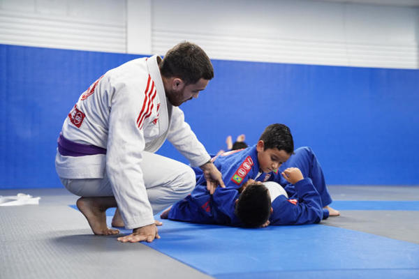 Gracie Barra Westchase: What is the best option for children to learn Jiu-Jitsu and gain confidence near Memorial? 