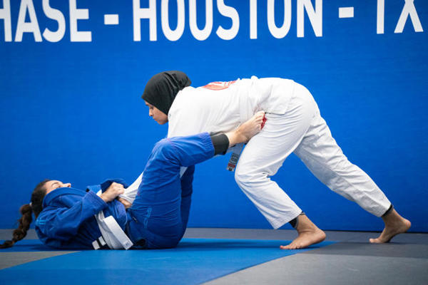 Gracie Barra Westchase: What are the options for women only training at Memorial area
