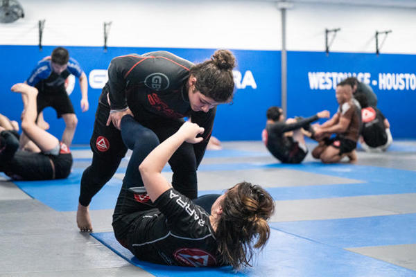 Gracie Barra Westchase Why is no-gi jiu jitsu training essential for modern self defense